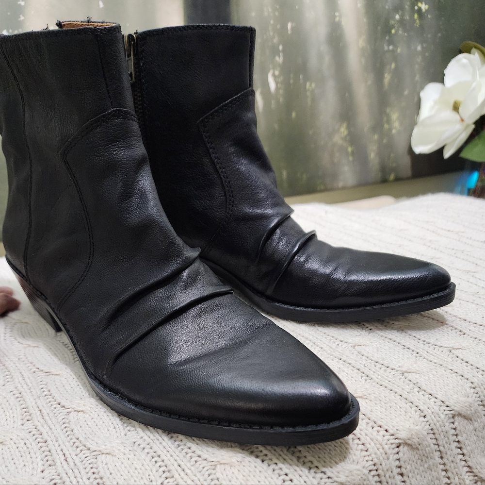 Nine West Women Vintage America Collection Ankle boots black leather.like New